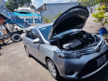 Vệ Sinh Khoang Máy Ô Tô Xe Tải 
